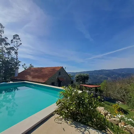 Cedrim Hillside Chalet *